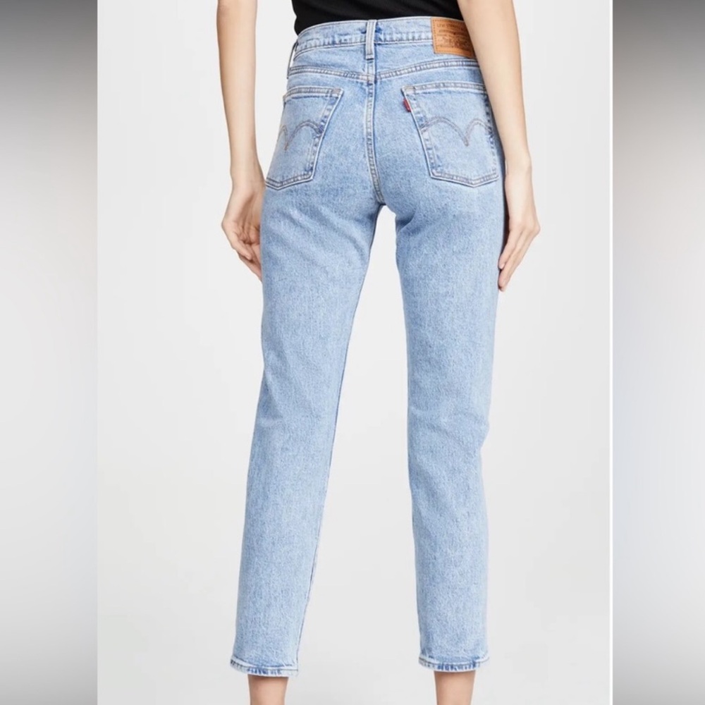Levi's Women's Light Blue wedgie icon straight jeans - Picture 6 of 6